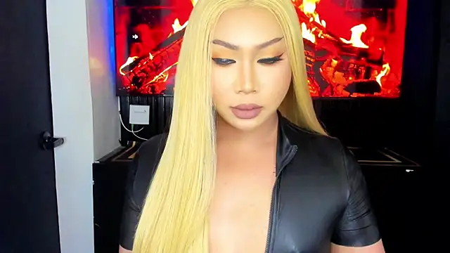  YourBeautifulShemale  online show from May 11, 5:32 pm