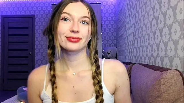Snapshot of sexyamelia_meow chatting on May 4, 9:00 pm sexyamelia meow online show from May 4, 9:00 pm