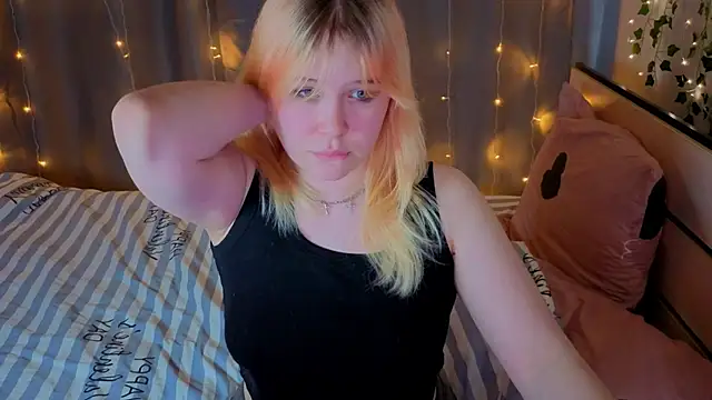 unburnedgirl online show from April 24, 3:25 pm
