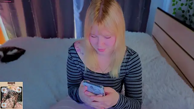 unburnedgirl online show from May 10, 7:24 am