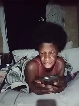 Snapshot of Naughtygrany chatting on June 24, 4:11 am Naughtygrany online show from June 24, 4:11 am