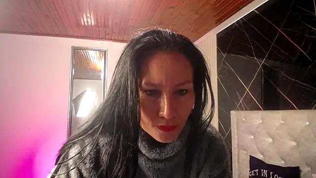 valeriiaa b online show from April 18, 11:36 am