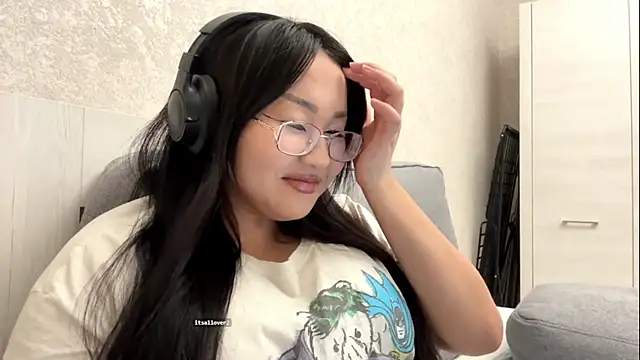 Feylinmay online show from April 7, 10:20 pm