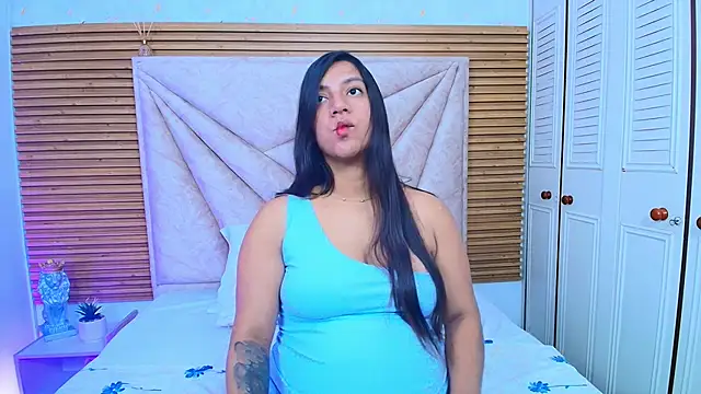 Lunaa Rossee online show from May 15, 7:43 pm
