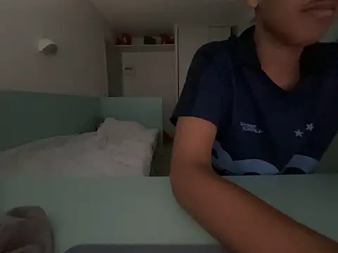 Snapshot of Rebeu_77 chatting on June 20, 2:20 pm Rebeu 77 online show from June 20, 2:20 pm