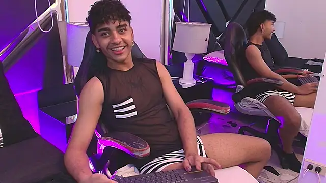 MiikeOthon online show from April 2, 4:54 am