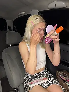 Snapshot of Lia_fire chatting on April 3, 3:04 am Lia fire online show from April 3, 3:04 am