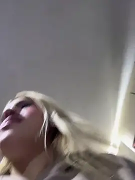 Snapshot of Lia_fire chatting on May 4, 3:46 am Lia fire online show from May 4, 3:46 am