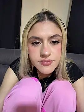 Snapshot of Lia_fire chatting on May 26, 5:03 am Lia fire online show from May 26, 5:03 am