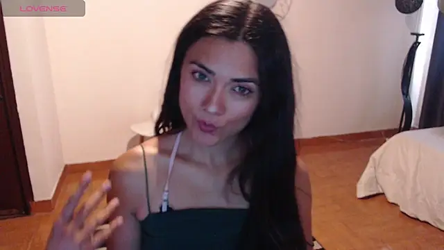 Snapshot of FreyaRouge chatting on April 11, 3:16 pm FreyaRouge online show from April 11, 3:16 pm