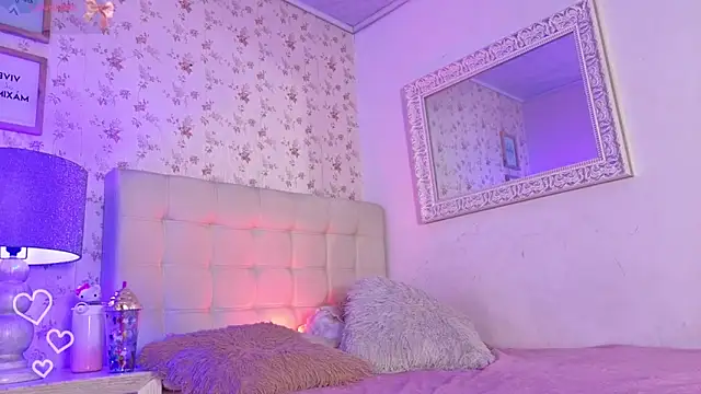 Snapshot of lia_kitty0 chatting on June 4, 7:09 pm lia kitty0 online show from June 4, 7:09 pm