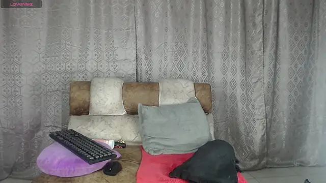 Snapshot of Dayanara- chatting on May 15, 6:15 pm Dayanara- online show from May 15, 6:15 pm