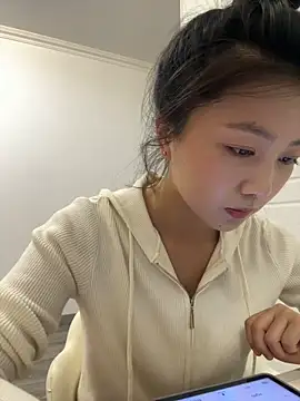 Snapshot of Shanshan_1267 chatting on May 7, 12:10 pm Shanshan 1267 online show from May 7, 12:10 pm