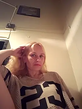 RinaSunX online show from April 2, 1:25 am