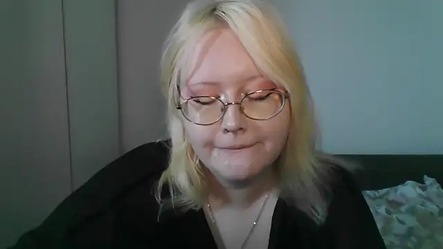 Snapshot of Elayne_Sweet chatting on April 13, 8:09 am Elayne Sweet online show from April 13, 8:09 am