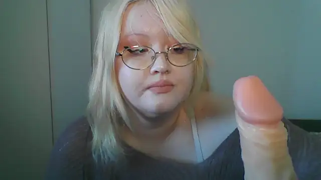 Snapshot of Elayne_Sweet chatting on April 19, 8:02 am Elayne Sweet online show from April 19, 8:02 am