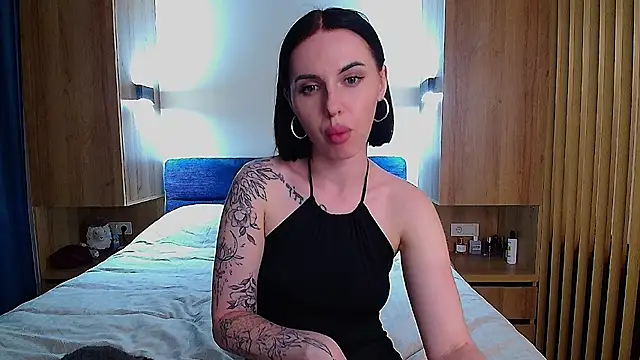 Sour Berry  online show from May 14, 4:25 pm