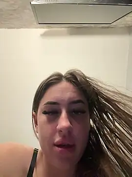 Chloewhiteex online show from April 10, 11:42 pm