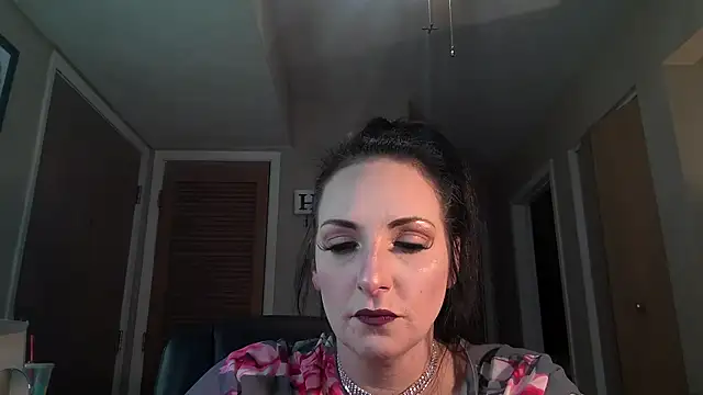 Snapshot of taylorsunshine chatting on April 1, 11:24 pm taylorsunshine online show from April 1, 11:24 pm