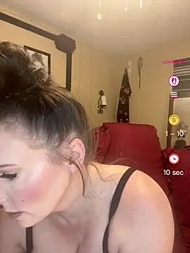 Snapshot of taylorsunshine chatting on May 4, 2:18 am taylorsunshine online show from May 4, 2:18 am