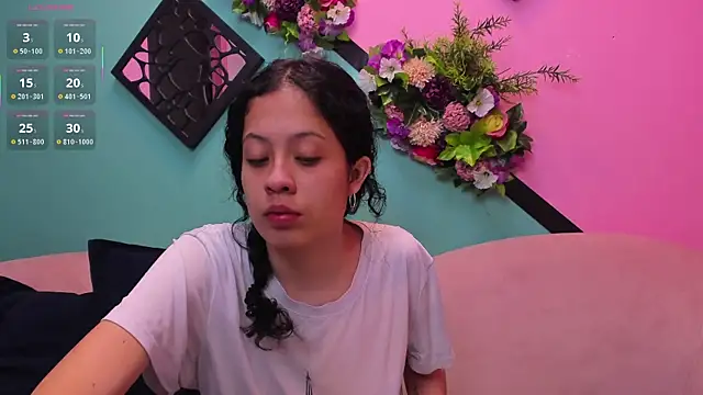 Snapshot of Kaira_luxury chatting on July 1, 9:55 am Kaira luxury online show from July 1, 9:55 am