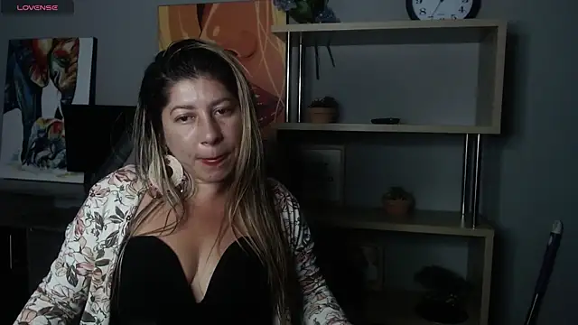 Milan Moon online show from April 7, 9:15 pm