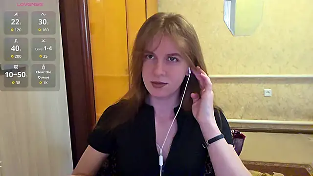 DonnaKuc online show from May 12, 6:10 am