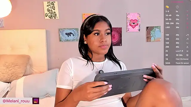 Melaniaa Roussee online show from April 22, 12:24 am