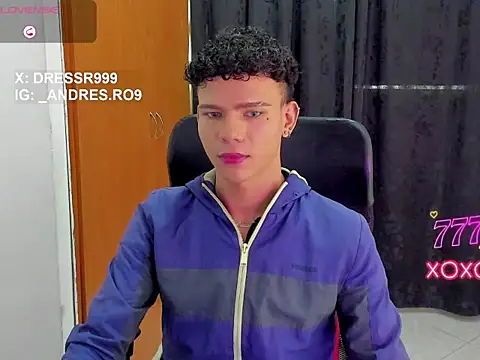 Snapshot of sebascuterouss chatting on April 30, 1:28 pm sebascuterouss online show from April 30, 1:28 pm