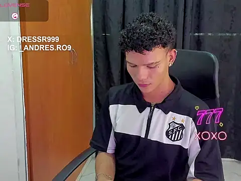 Snapshot of sebascuterouss chatting on April 30, 8:57 pm sebascuterouss online show from April 30, 8:57 pm
