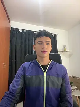 Snapshot of sebascuterouss chatting on May 22, 12:11 pm sebascuterouss online show from May 22, 12:11 pm