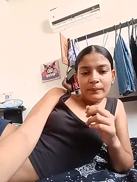 Snapshot of Lyra_Siren chatting on May 18, 7:09 pm Lyra Siren online show from May 18, 7:09 pm