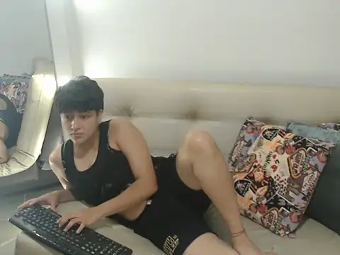 BlakeTaylor21 online show from April 17, 5:32 am