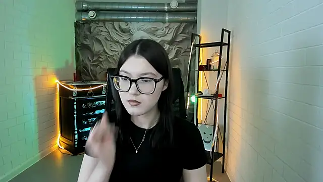 Snapshot of JennyGibson chatting on April 7, 5:19 am JennyGibson online show from April 7, 5:19 am