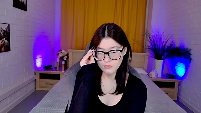 Snapshot of JennyGibson chatting on April 17, 5:32 am JennyGibson online show from April 17, 5:32 am