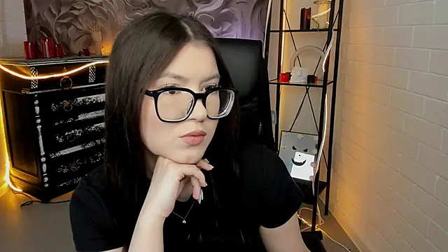 JennyGibson online show from June 15, 11:45 am