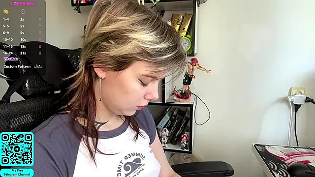 Snapshot of MadalynNosel chatting on May 5, 7:05 am MadalynNosel online show from May 5, 7:05 am
