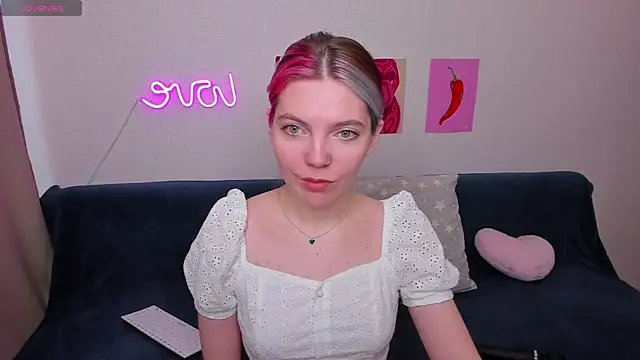 Marie Reyess online show from April 2, 6:55 am