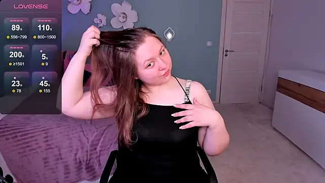 Snapshot of Lea__buns chatting on May 22, 7:48 am Lea buns online show from May 22, 7:48 am