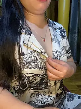 Mely2005 online show from April 23, 1:40 am