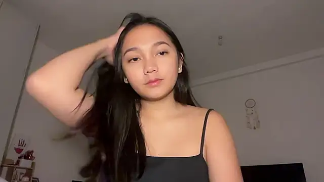 Snapshot of sweet_yuna22 chatting on April 3, 7:17 am sweet yuna22 online show from April 3, 7:17 am