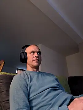 Snapshot of jocass1628 chatting on April 2, 7:28 am jocass1628 online show from April 2, 7:28 am