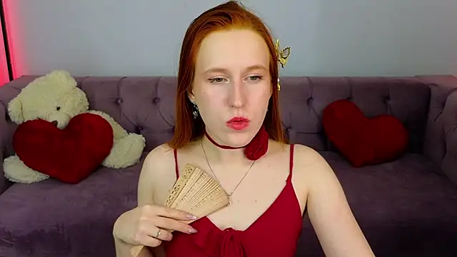 Snapshot of EvaBellea chatting on April 29, 5:30 pm EvaBellea online show from April 29, 5:30 pm