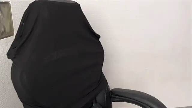 Snapshot of rin_night chatting on April 2, 9:40 am rin night online show from April 2, 9:40 am