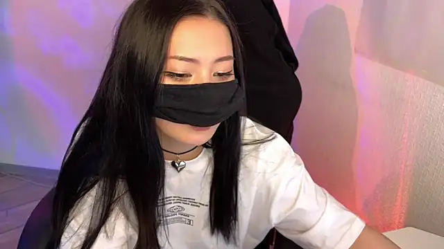 Snapshot of rin_night chatting on April 6, 7:31 am rin night online show from April 6, 7:31 am