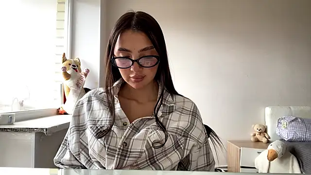 AlvinaMair online show from April 21, 7:58 am