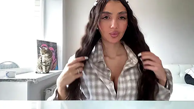 AlvinaMair online show from April 30, 11:38 am