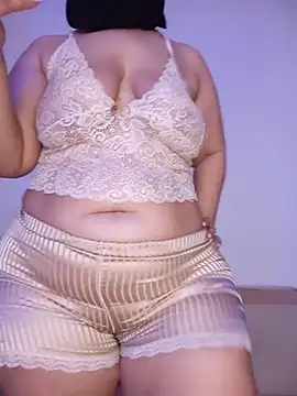 Snapshot of Sexy_yassimna chatting on June 12, 3:33 pm Sexy yassimna online show from June 12, 3:33 pm