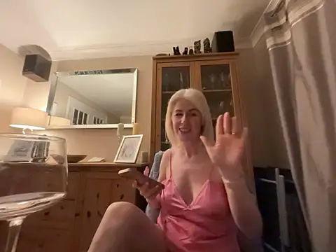 Laylaskyexx online show from May 7, 9:42 pm