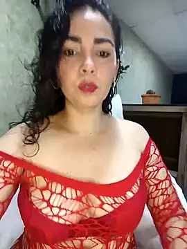Snapshot of Emily_Divi69 chatting on April 19, 8:33 pm Emily Divi69 online show from April 19, 8:33 pm